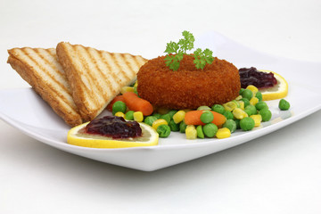 Back-Camembert mit Gemüse