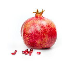 Granatapfel ganz