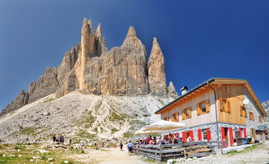 Fototapeta na wymiar Rifugio Lavaredo - Three Peaks