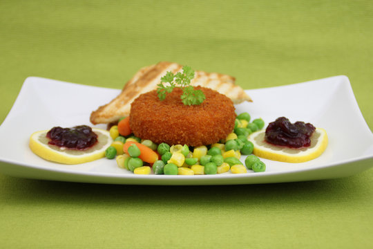 Back-Camembert mit Gem&uuml;se