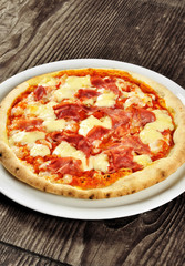 Pizza al prosciutto cotto