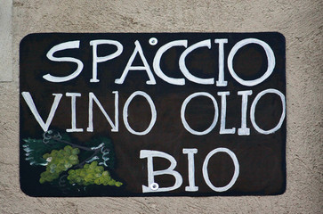 Insegna di vino e olio biologici