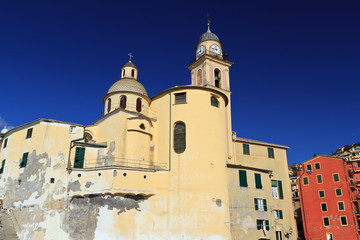 Fototapeta na wymiar Bazylika - kościół w Camogli, Włochy