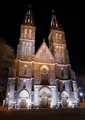 Fototapeta na wymiar nocny widok z zamku w Wyszehradzie - Praga