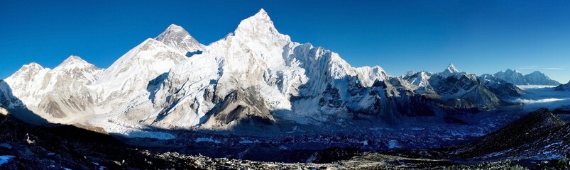 vue du soir sur l& 39 Everest depuis le Kala Patthar