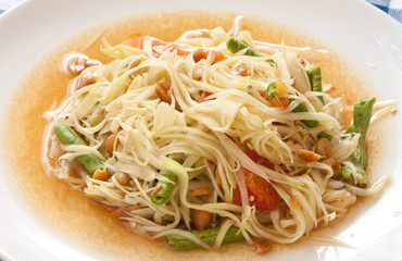 Thai papaya salad (Somtum)