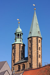 Türme der Marktkirche in der Altstadt von Goslar, Niedersachen