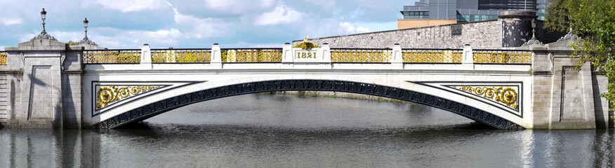 King Bridge in Dublin - PANORAMA