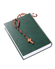 Fototapeta na wymiar wooden rosary on the Bible