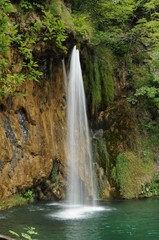 Fototapeta na wymiar Wodospad w parku Narodowym Jezior Plitwickich
