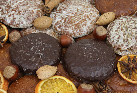 Kreuzstich-Set „Lebkuchen“ Auf Kunststoff-Leinwand – 4 Motive, 21 Farben, Inkl. Allem Zubehör