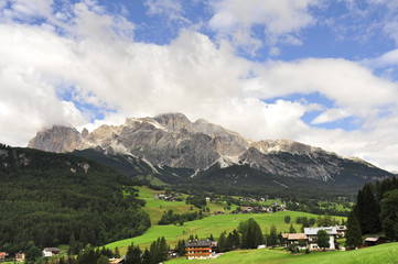Fototapeta na wymiar Alpine landscape near Cortina d'Ampezzo.