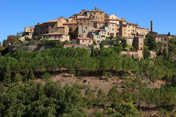 Fototapeta na wymiar Dorf in der Toskana