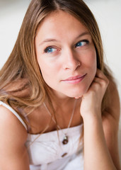 Naklejka premium thinking woman