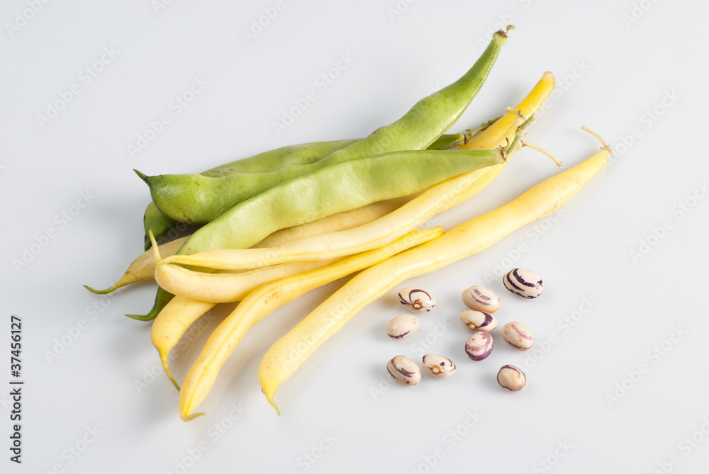 Wall mural green and yellow string beans