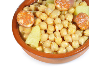Garbanzos con patatas y chorizo.