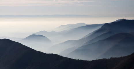 Fototapeta na wymiar Eurpean Alps with fog