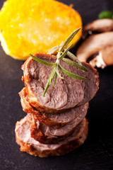 Schweinefilet mit Rosmarin