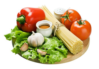 spaghetti and fresh vegetables