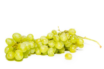 виноград на белом фоне