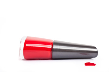 Liegender roter Nagellack