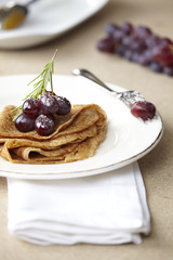 pfannkuchen mit weintrauben