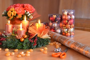 Gifr wrapping and bulbs
