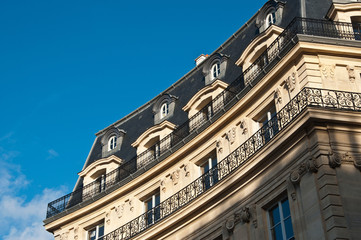 Fototapeta na wymiar budowanie zwycięstwa w Paryżu