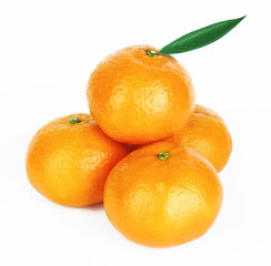 Fresh tangerine with leaves