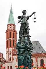 Fototapeta na wymiar Fountine with Lady Juctice statue in Frankfurt