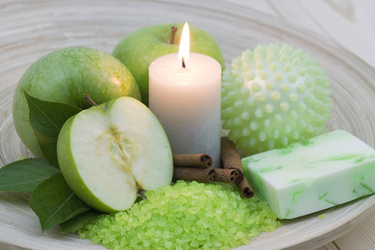 aromatic apple bath - bar of soap, bath salt, fresh apples