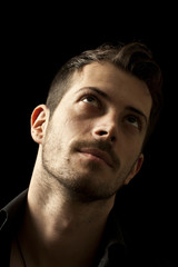 Obraz premium Man looking up