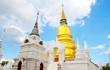 Naklejka premium The golden pagoda.