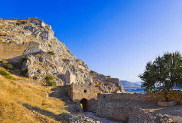Fototapeta na wymiar Stary fort w Koryncie, Grecja