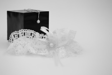 Свадебные ювелирные украшения с камнем © skorovik