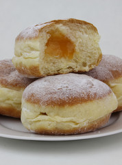 Krapfen mit Marmeladefüllung