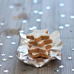 Christmas star-shaped cinnamon cookies