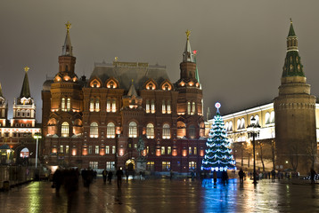 Fototapeta premium Moscow, Russia - December 14, 2011: Christmas tree near Kremlin