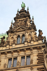 Fototapeta na wymiar Giebel des Hamburger Rathauses