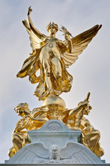 Fototapeta na wymiar Queen Victoria Memorial w Londynie