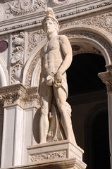 Statua