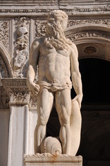 Statua