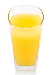 Orange juice and slices of orange
