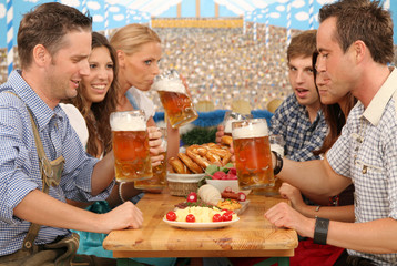 Gruppe auf dem Oktoberfest