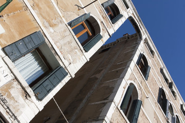 Fototapeta na wymiar Venetian fasada szeroki kąt