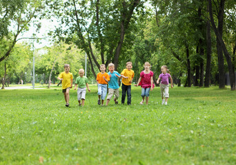 Obraz premium Group of children in the park