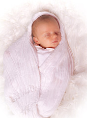 adorable petit bébé emmitouflé © Magalice