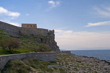 Fototapeta na wymiar Twierdza wenecka powyżej portu Rethymno na Krecie Grecji