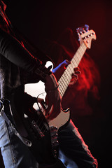 rock live, close up hands