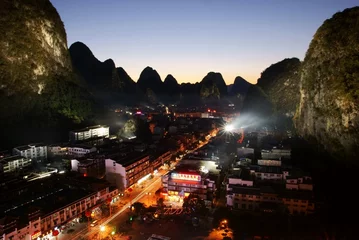 Rolgordijnen Yangshuo nightscape © cityanimal